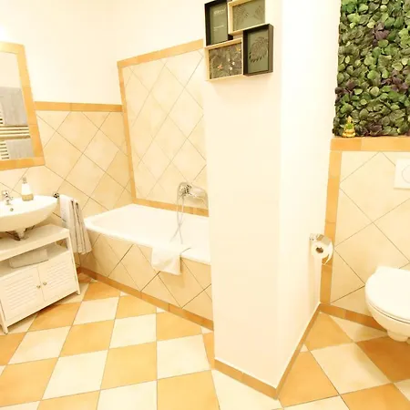 شقة Superior Apartment Mit Tropical Feeling L 2 Schlafzimmer Nahe City L Messe L Flughafen L Hbf *