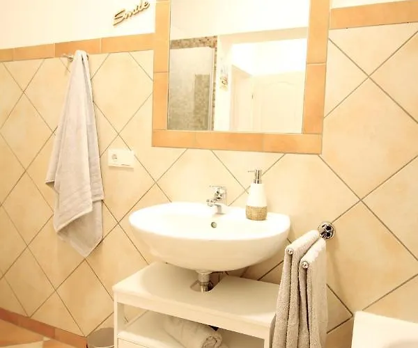 Superior Mit Tropical Feeling L 2 Schlafzimmer Nahe L Messe L Flughafen L Hbf